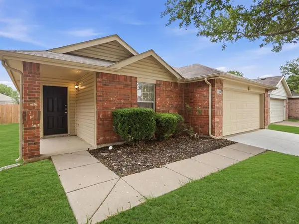 1132 Boxwood Drive, Crowley, TX 76036