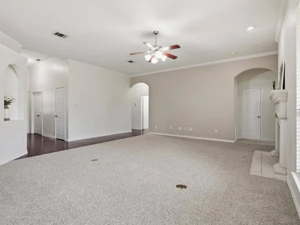 708 Date Court, Burleson, TX 76028