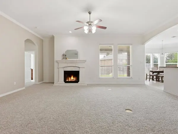 708 Date Court, Burleson, TX 76028