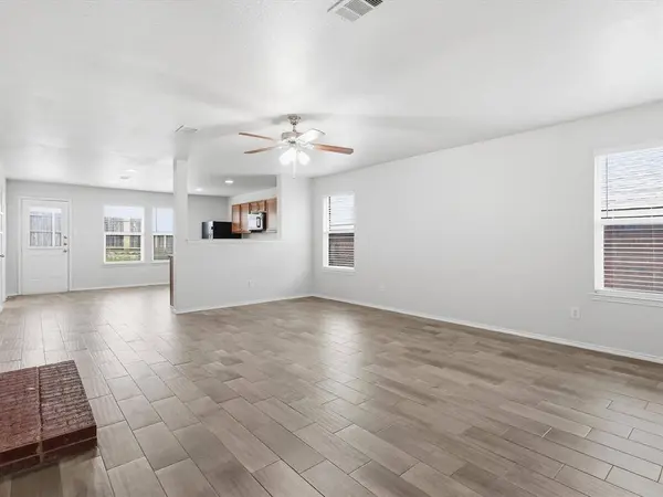 904 Grant Street, Burleson, TX 76028