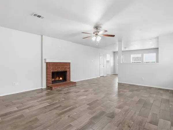 904 Grant Street, Burleson, TX 76028