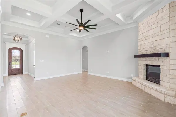 2172 Middlewood Circle, Granbury, TX 76049