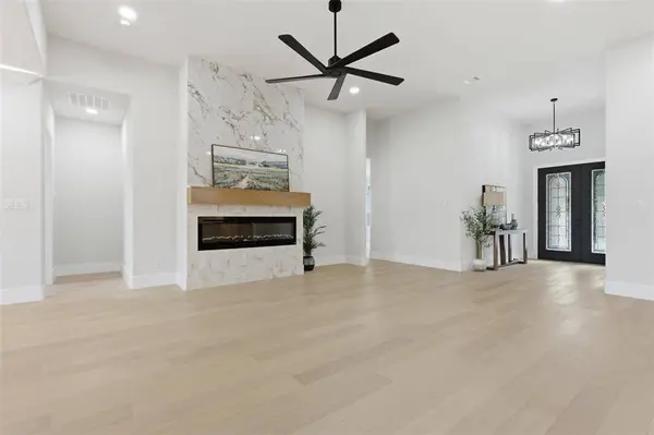 7016 Westover Drive, Granbury, TX 76049