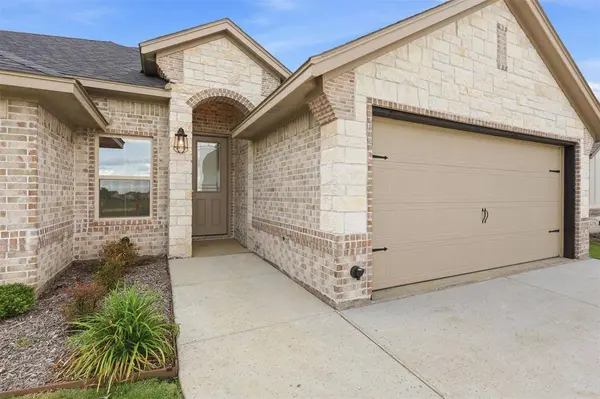 1366 Oleander Drive, Tolar, TX 76476