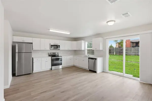 7301 Moon Ridge Court, Fort Worth, TX 76133