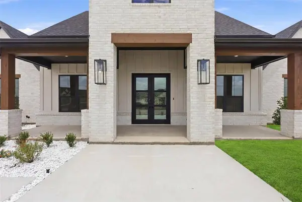 1024 Ranch Vista Road, Granbury, TX 76049