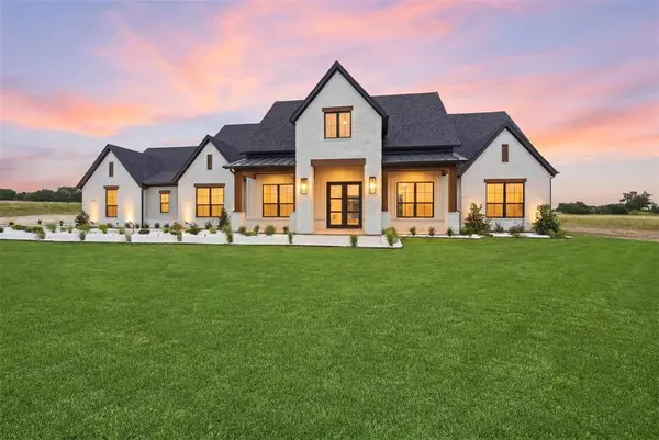 1024 Ranch Vista Road, Granbury, TX 76049