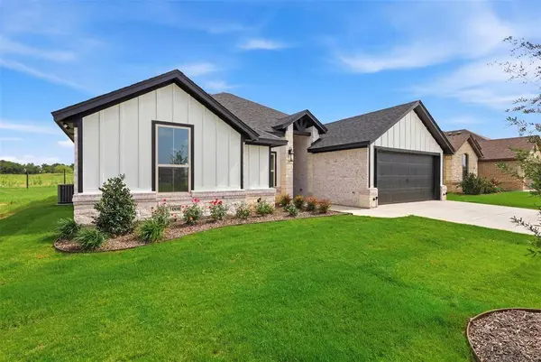 1512 Oleander Drive, Tolar, TX 76476