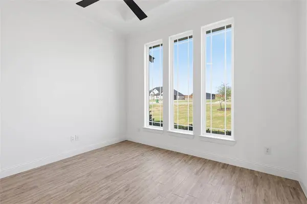 2004 Forest Bridge Drive, Azle, TX 76020