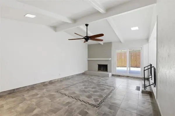2400 York Minster Court, Arlington, TX 76006