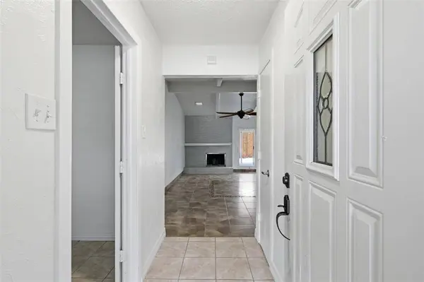 2400 York Minster Court, Arlington, TX 76006