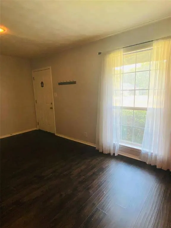 718 Crescent Street, Denton, TX 76201