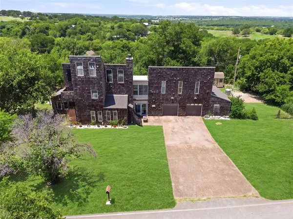 6039 Bear Creek Drive E, Fort Worth, TX 76126