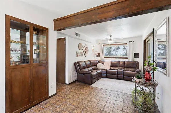 6039 Bear Creek Drive E, Fort Worth, TX 76126