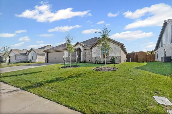 620 Jameson Street, Springtown, TX 76082