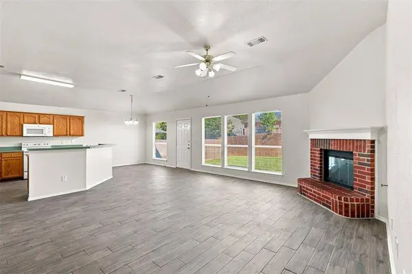 625 Jamie Lane, Mansfield, TX 76063
