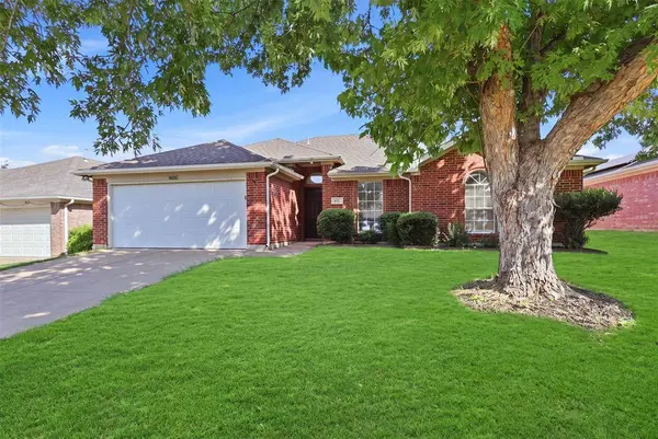 625 Jamie Lane, Mansfield, TX 76063
