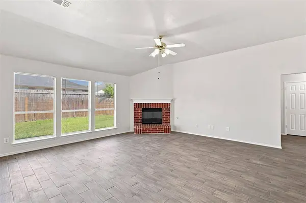 625 Jamie Lane, Mansfield, TX 76063