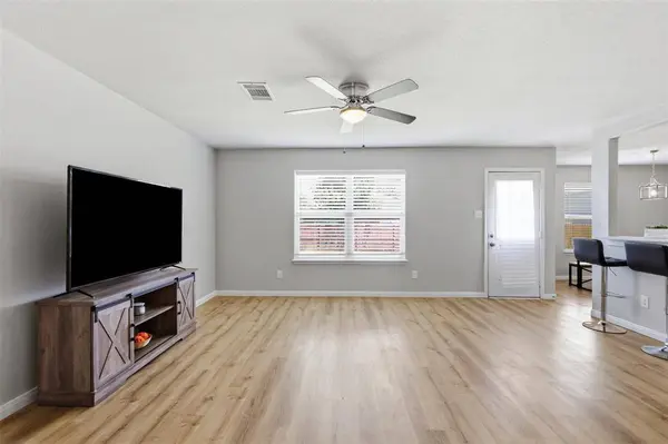 612 Lazy Crest Drive, Fort Worth, TX 76140