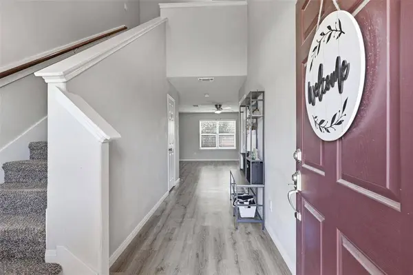 612 Lazy Crest Drive, Fort Worth, TX 76140