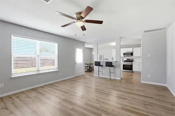 612 Lazy Crest Drive, Fort Worth, TX 76140