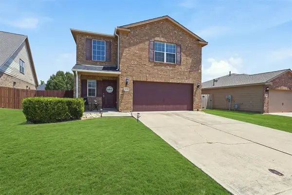 612 Lazy Crest Drive, Fort Worth, TX 76140