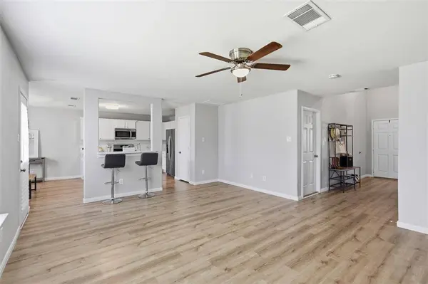 612 Lazy Crest Drive, Fort Worth, TX 76140