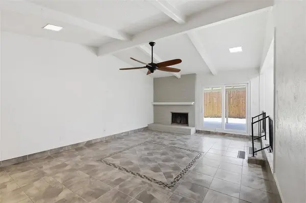 2400 York Minster Court, Arlington, TX 76006