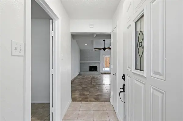 2400 York Minster Court, Arlington, TX 76006