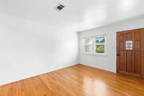 777 Cullum Avenue, Hurst, TX 76053