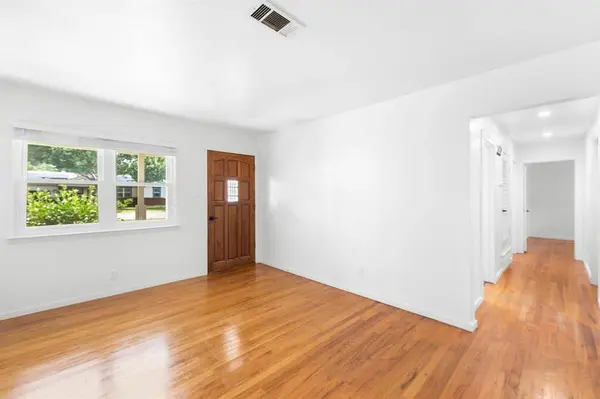 777 Cullum Avenue, Hurst, TX 76053