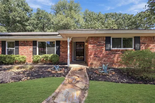 1312 Kathryn Street, Hurst, TX 76053