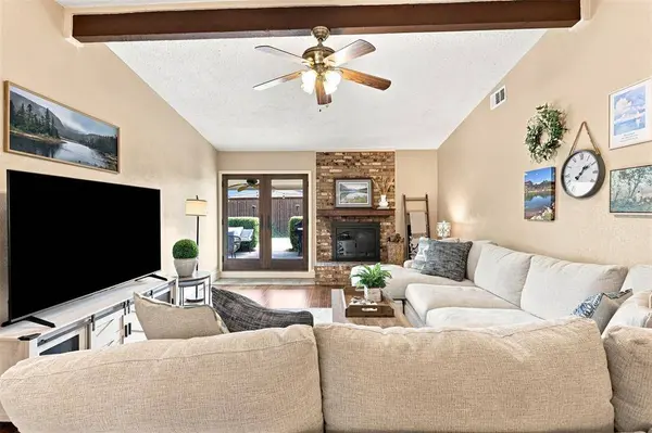 216 Old Hickory Drive, Irving, TX 75060
