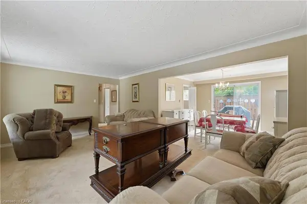 50 Combermere Crescent, Waterloo, ON N2L 5B1