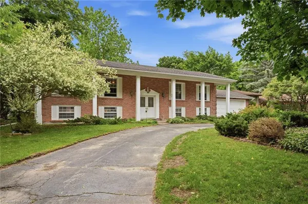 50 Combermere Crescent, Waterloo, ON N2L 5B1