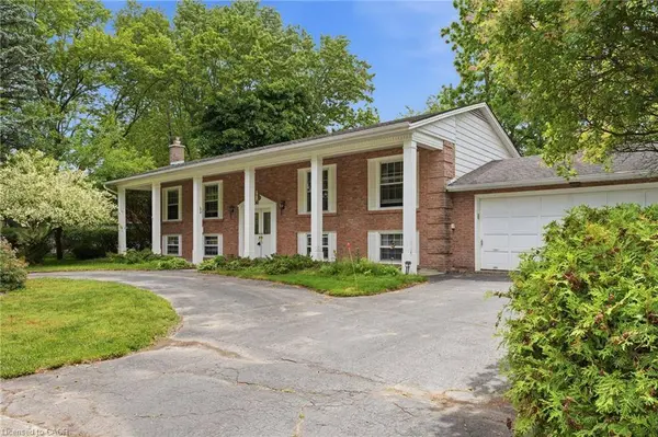 50 Combermere Crescent, Waterloo, ON N2L 5B1