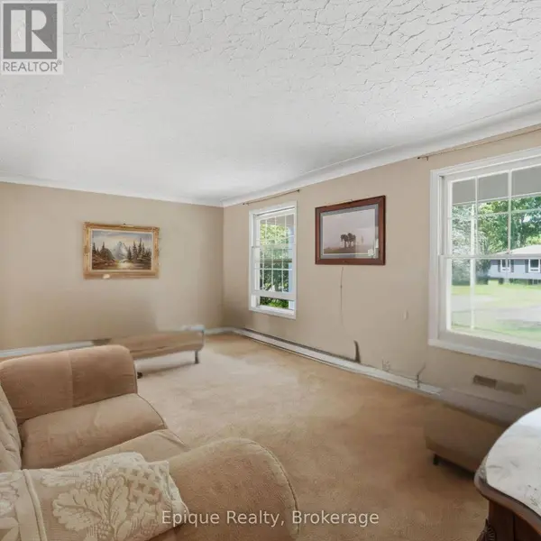 50 COMBERMERE CRESCENT, Waterloo, ON N2L5B1