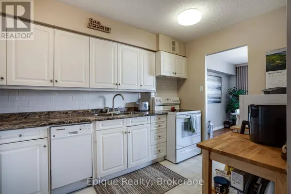 2055 UPPER MIDDLE RD #409, Burlington (brant Hills), ON L7P3P4