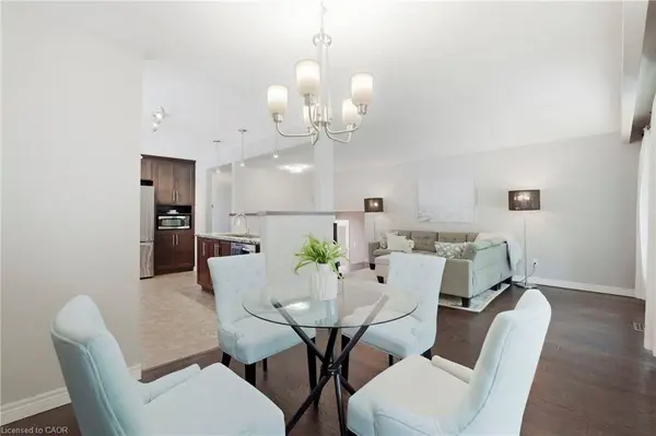 24 Brae Crest DR, Stoney Creek, ON L8G 3A6