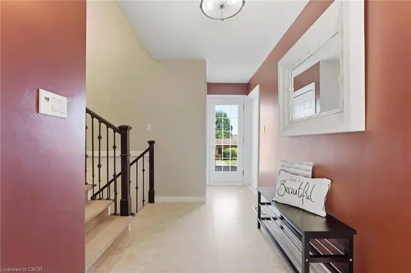24 Brae Crest DR, Stoney Creek, ON L8G 3A6