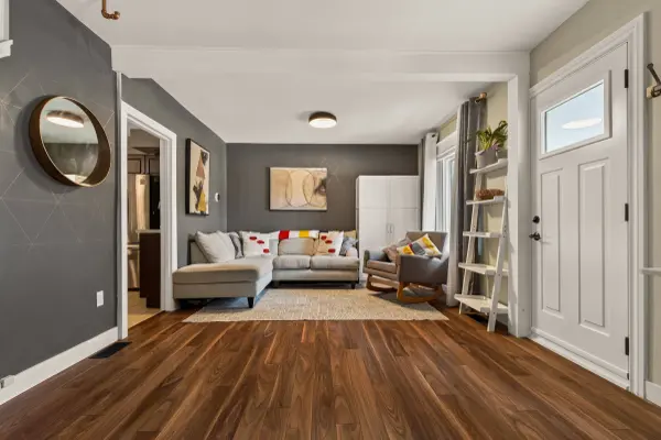 93 Graham AVE S, Hamilton, ON L8K 2M2