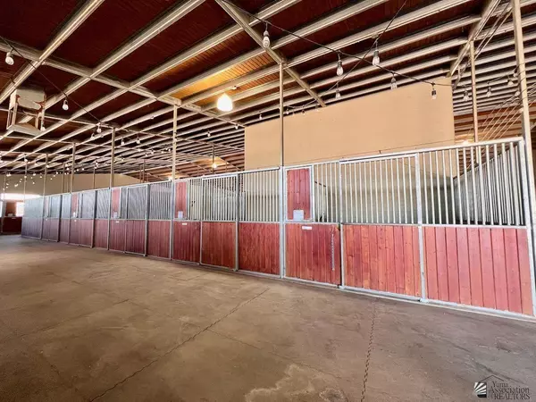 7867 E County 2 St, Yuma, AZ 85365