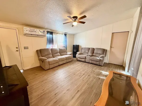 1392 E B St, San Luis, AZ 85336