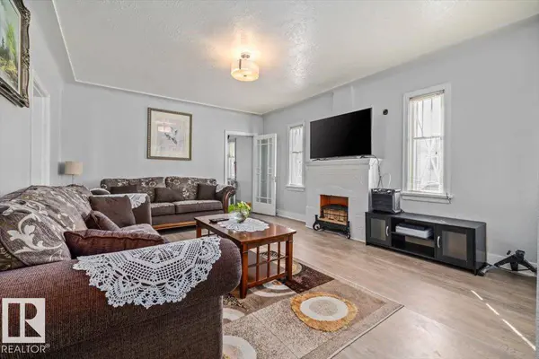 10939 96 ST NW, Edmonton, AB T5H2K6