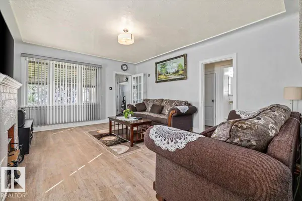 10939 96 ST NW, Edmonton, AB T5H2K6