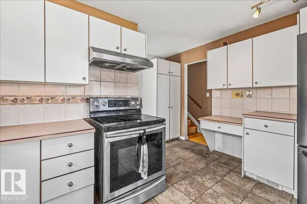 135 HOMESTEAD CR NW NW, Edmonton, AB T5A2Y1