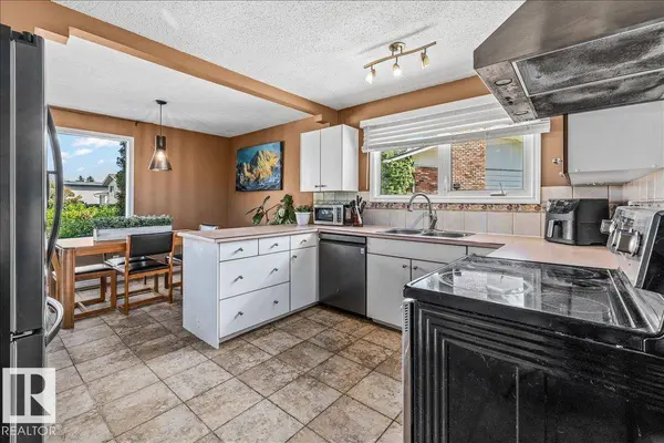 135 HOMESTEAD CR NW NW, Edmonton, AB T5A2Y1