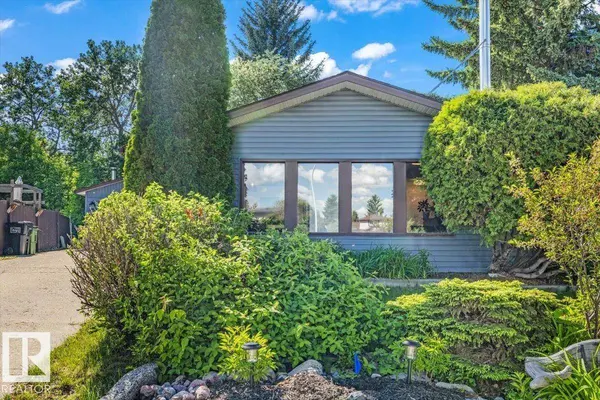 135 HOMESTEAD CR NW NW, Edmonton, AB T5A2Y1