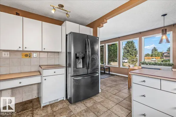 135 HOMESTEAD CR NW NW, Edmonton, AB T5A2Y1