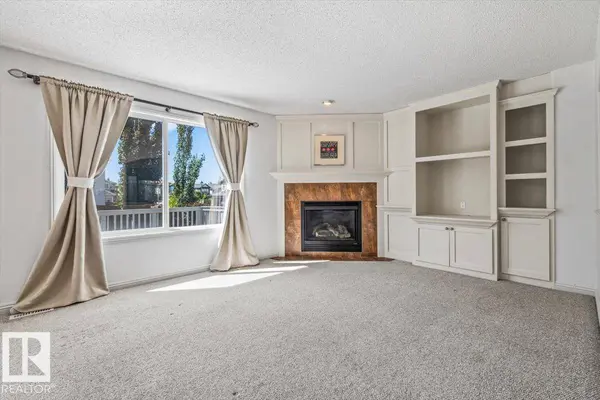 2407 HAGEN WY NW, Edmonton, AB T6R3M6